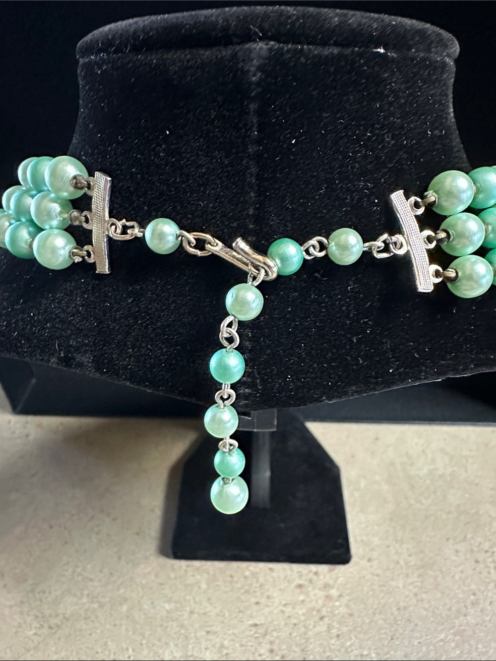 Vintage 1960s Japan 3 Strand Aqua Green Faux Pearl Statement Necklace Choker - Picture 2 of 12